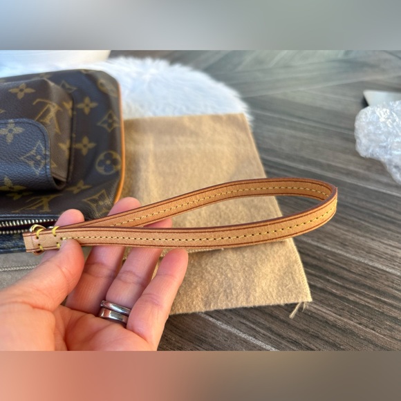 Louis Vuitton Monogram Partition Clutch/Wrislet Bag - Picture 8 of 16